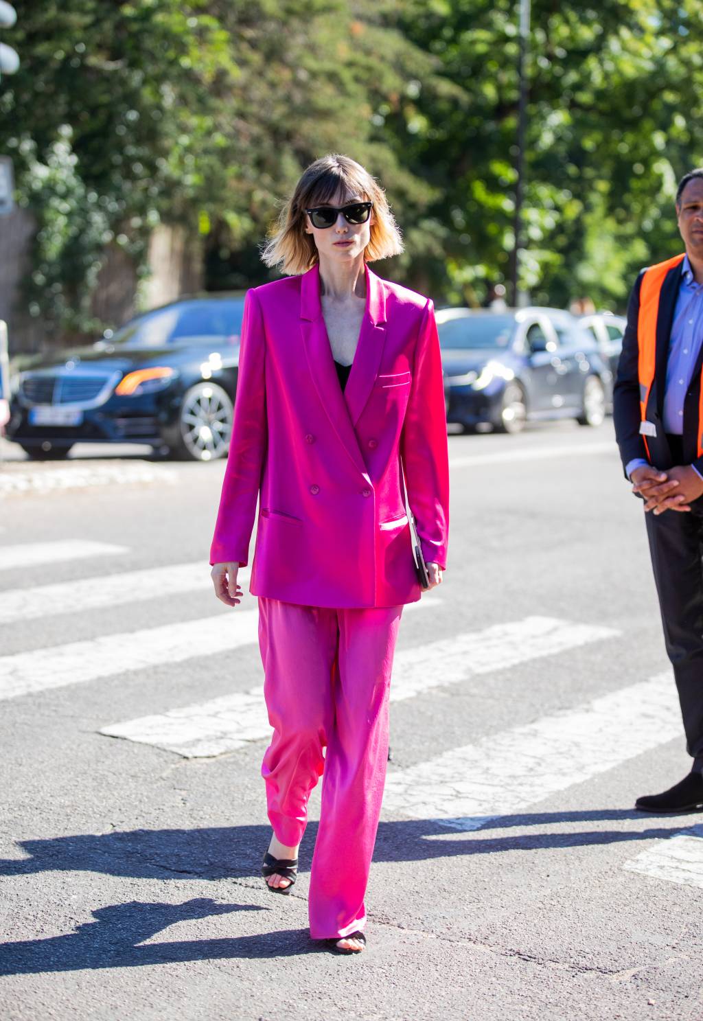 Street Style – Paris Fashion Week – Haute Couture Fall Winter 2022 2023 : Day Two street style de Paris - looks de trabalho