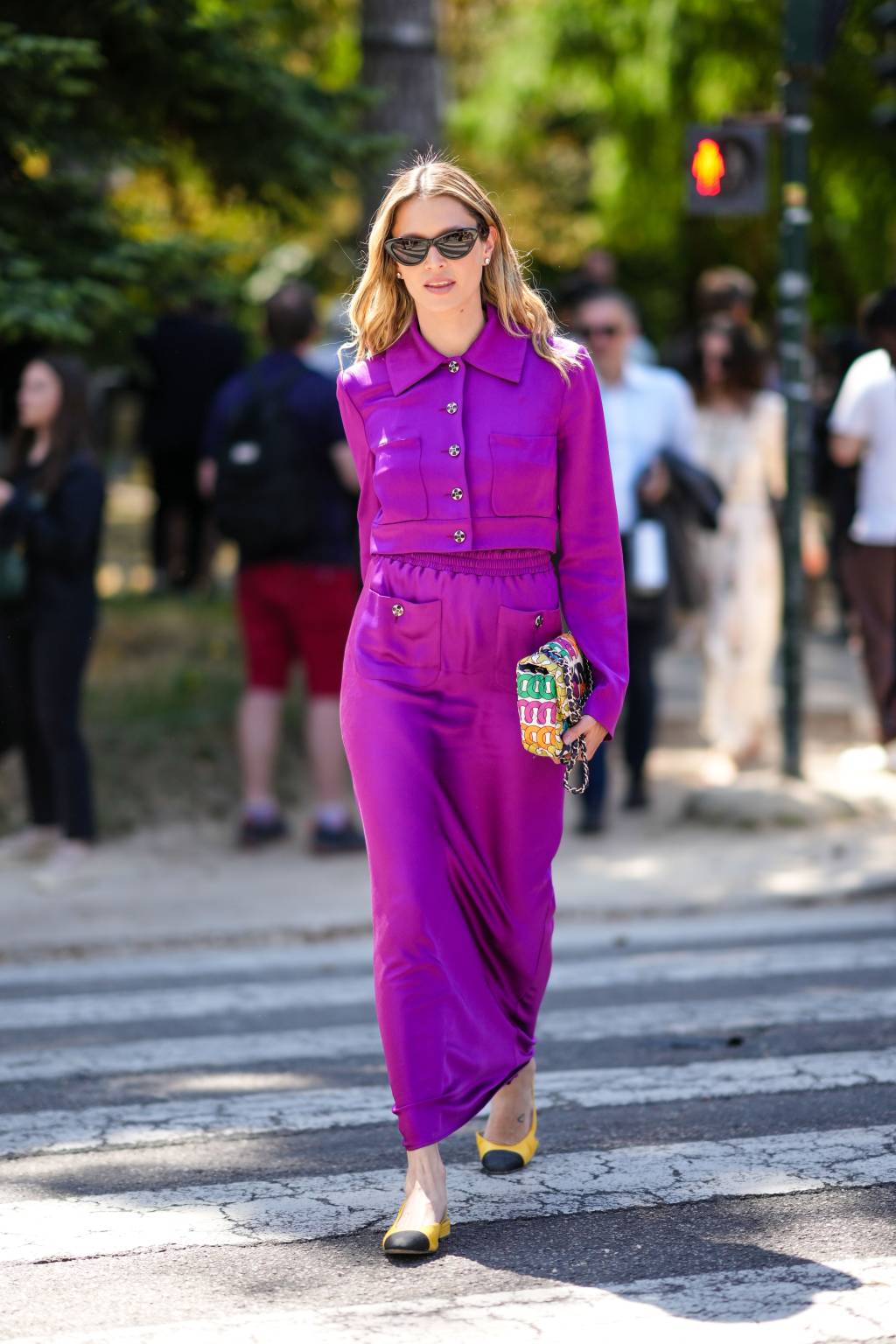 Street Style – Paris Fashion Week – Haute Couture Fall Winter 2022 2023 : Day Two looks de trabalho - street style de paris