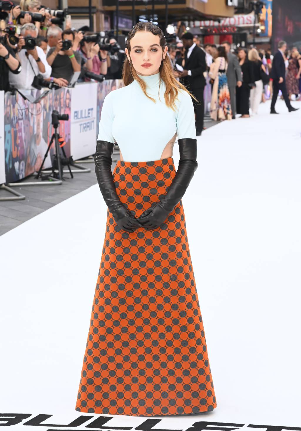 “Bullet Train” UK Gala Screening – VIP Access looks Joey King trem-bala