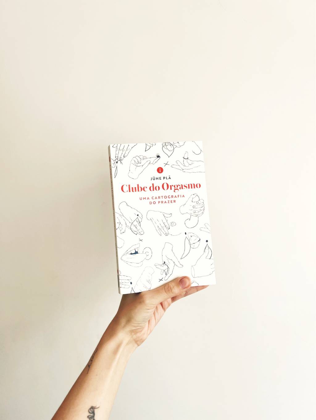 Livro “Clube do Orgasmo” é um guia divertido para o autoconhecimento