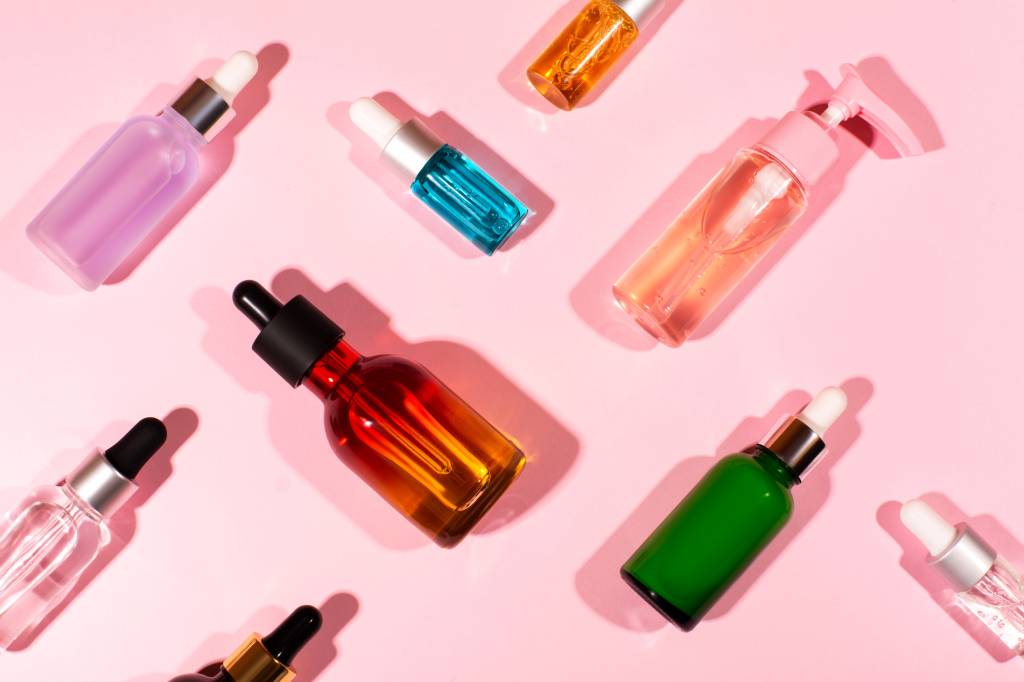 Natural oil cosmetics with shadows Óleos de skincare