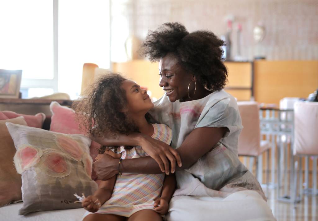 Dia do Filho: 5 dicas para desenvolver a autoestima nas crianças