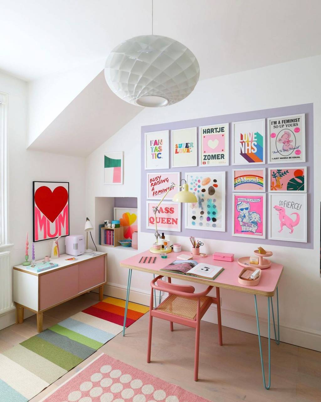 barbiecore na decoração escritorio home office barbiecore