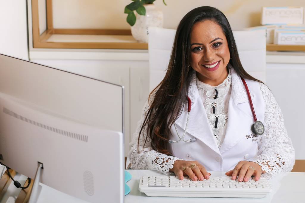 Especialista em saúde mental usa experiência de vida para tratar pacientes