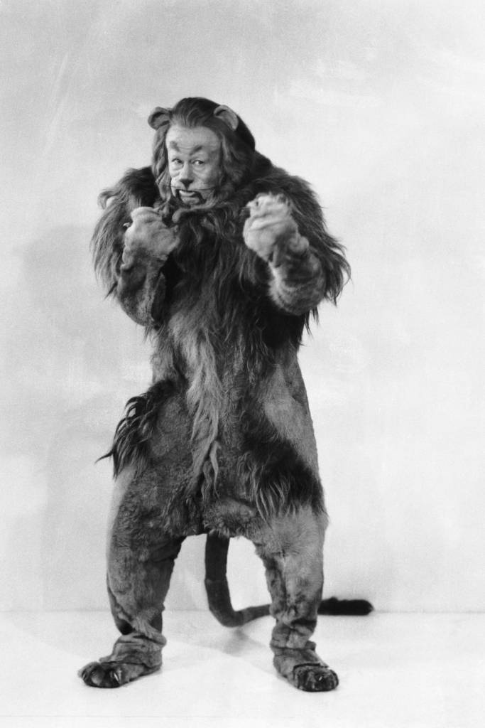 magico-de-oz-leao-fantasia Bert Lahr em