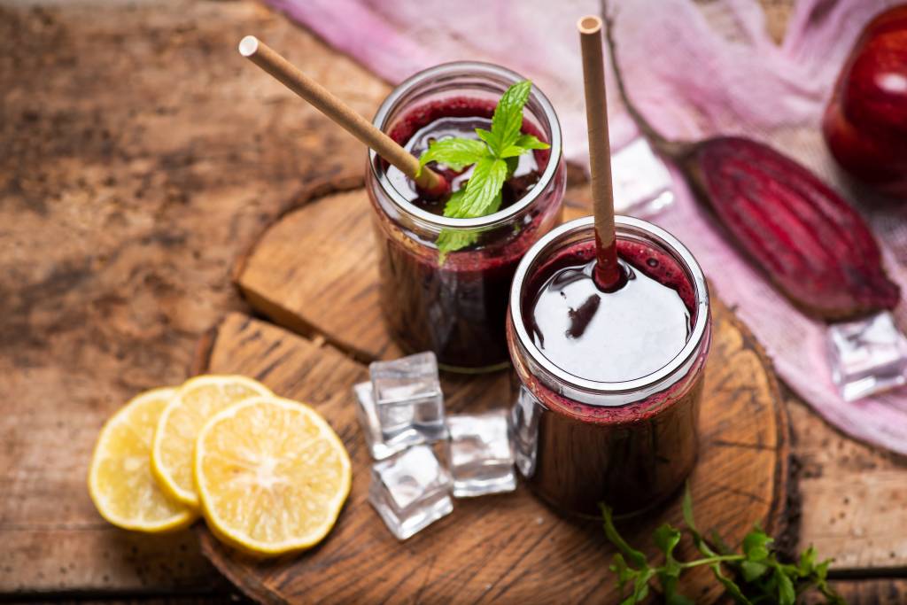 suco-roxo Além de deliciosos, os sucos roxos possuem ação antioxidante.