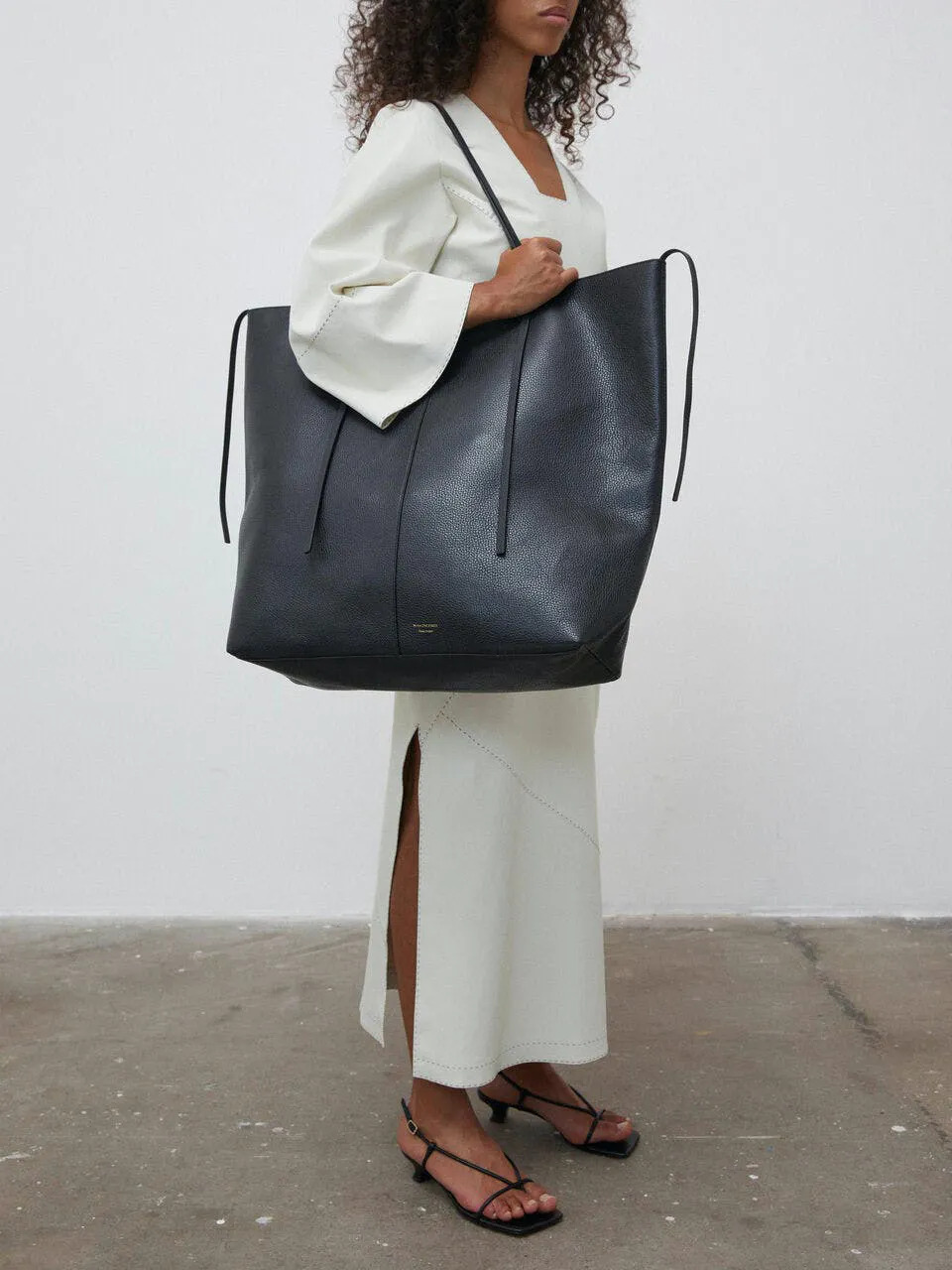 Maxi bolsa Modelo de maxi bolsa da marca Malene Birger.