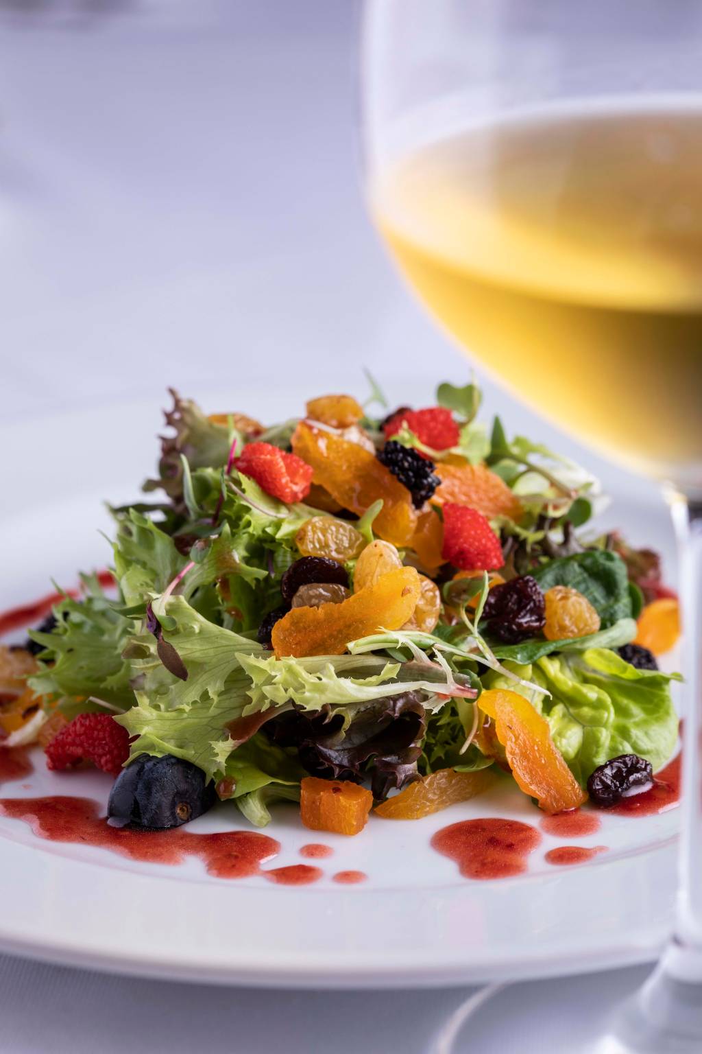 Receita de salada com tender e frutas natalinas ao vinagrete de especiarias Receita de salada com tender e frutas natalinas ao vinagrete de especiarias