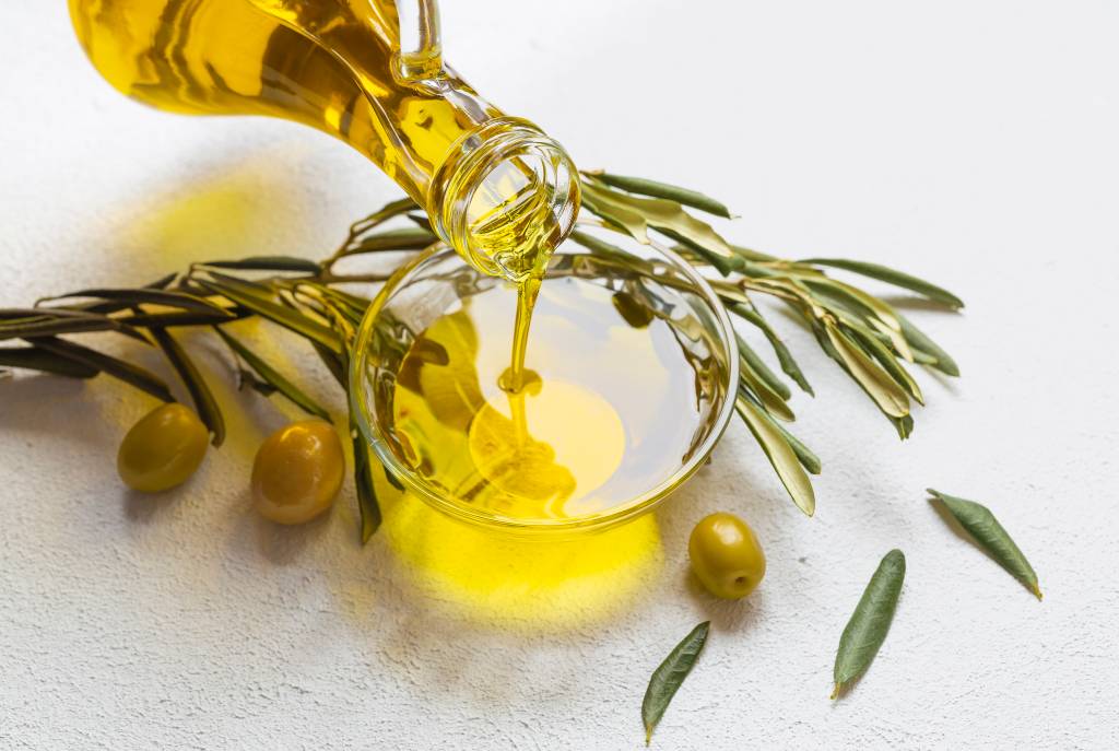 azeite-beneficios Azeite é um grande aliado para a coagulação do sangue.