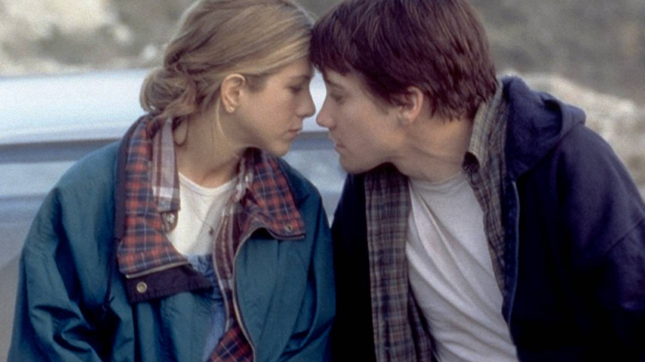 Jennifer Aniston e Jake Gyllenhaal no filme "Por Um Sentido na Vida".