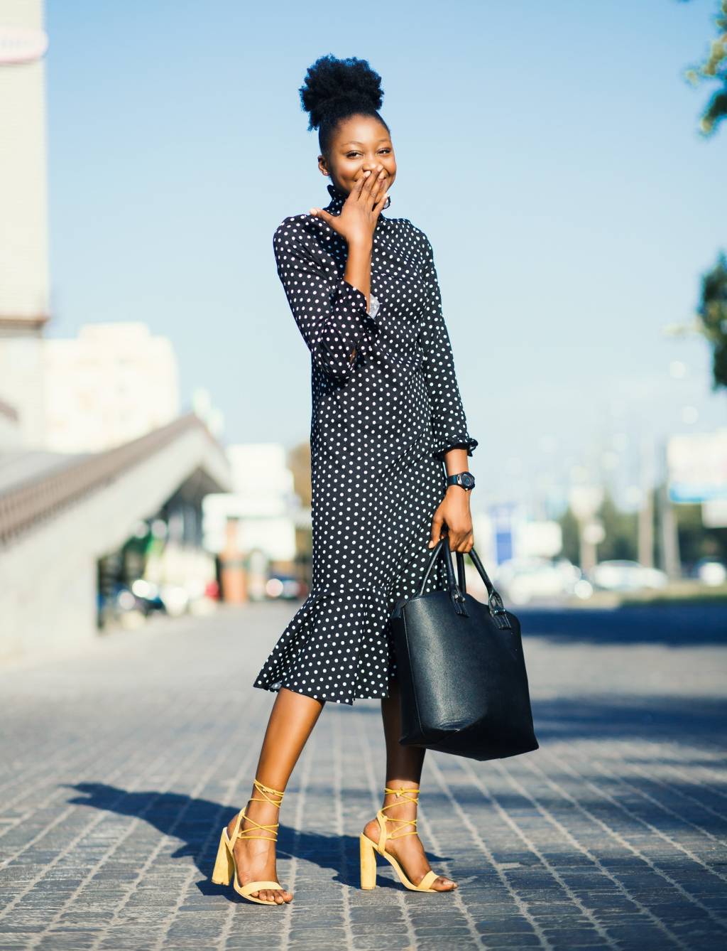 pexels-godisable-jacob-1394882 looks de trabalho para o verão: vestido midi