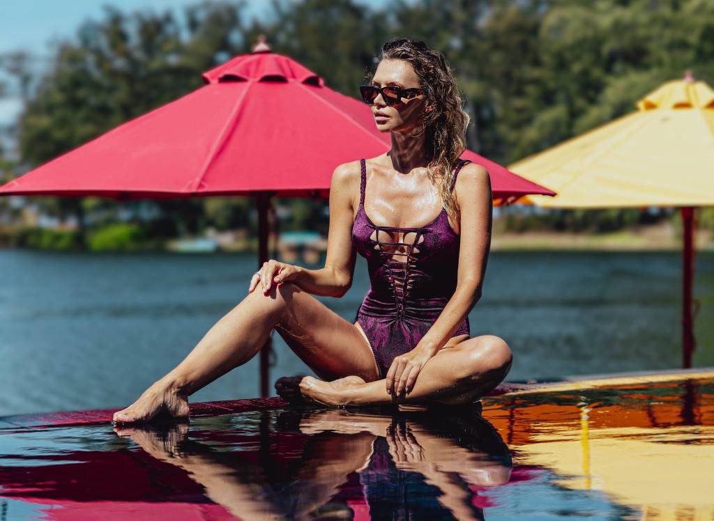 Moda praia 2023: biquínis, maiôs e saídas que estarão em alta