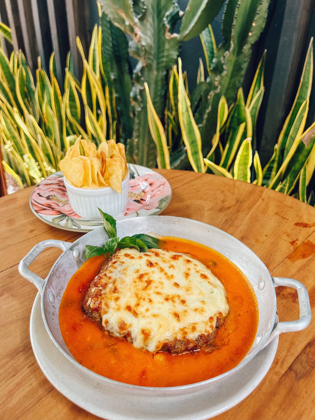 Filé mignon à parmegiana do Empório Manuel Filé mignon à parmegiana do Empório Manuel