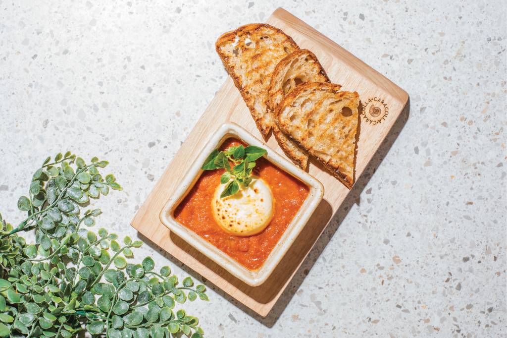 Queijo boursin com molho de tomate – Caracolla Queijo boursin com molho de tomate - Caracolla