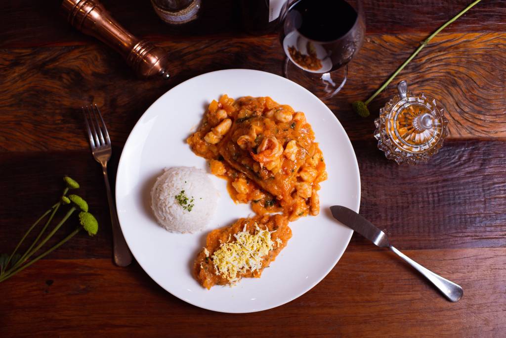 Robalo à brasileira do restaurante Marialva Cozinha Portuguesa Robalo à brasileira do restaurante Marialva Cozinha Portuguesa