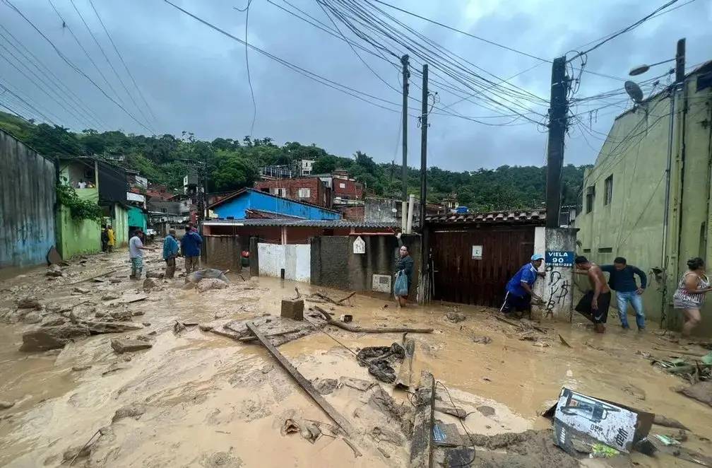 Como ajudar as vítimas das chuvas no litoral de São Paulo