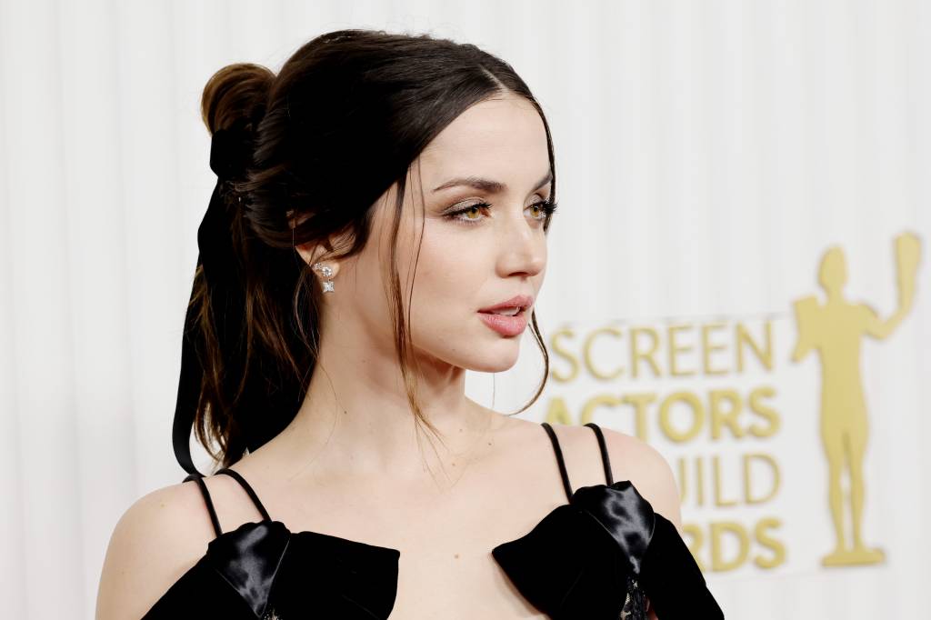 29th Annual Screen Actors Guild Awards – Arrivals Ana de Armas no SAG Awards 2023.