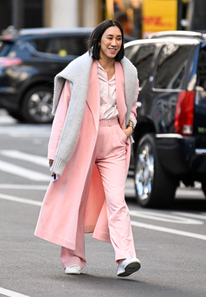 Street Style – February 2023 – New York Fashion Week street style new york fashion week - tons pastel