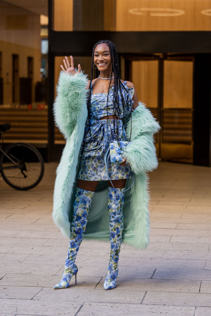 Street Style – February 2023 – New York Fashion Week street style new york fashion week - tons pastel