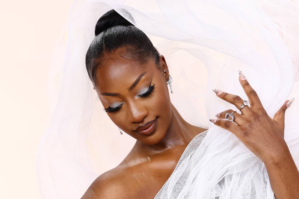 95th Annual Academy Awards – Arrivals unhas decoradas Tems Oscar 2023