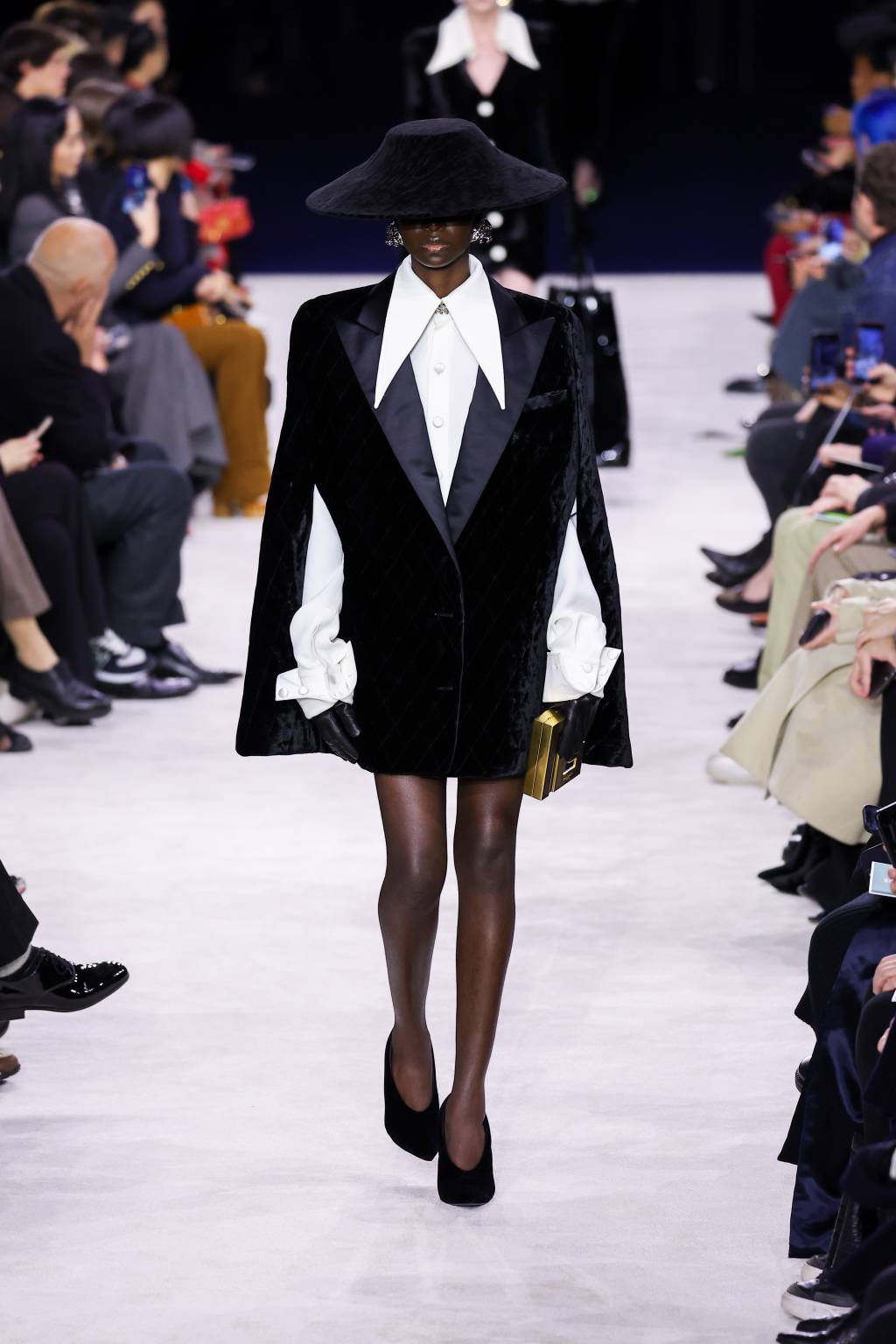 Balmain : Runway – Paris Fashion Week – Womenswear Fall Winter 2023-2024 alfaiataria feminina Balmain