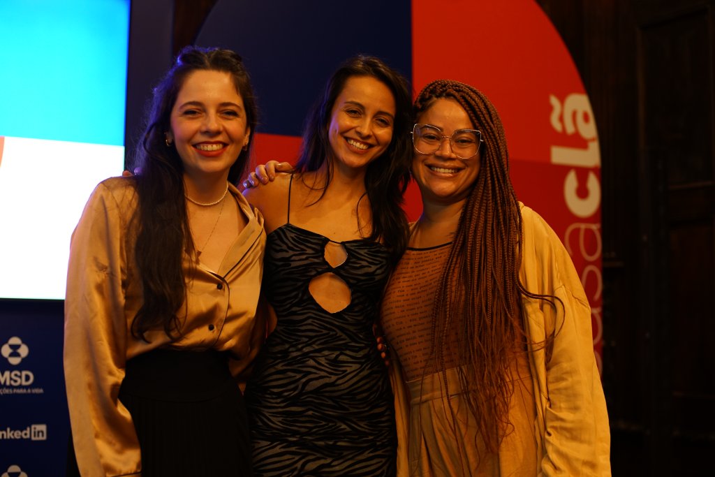 Paula Jacob, editora-chefe de CLAUDIA, e as escritoras Aline Bei e Ryane Leão em talk da Casa Clã.