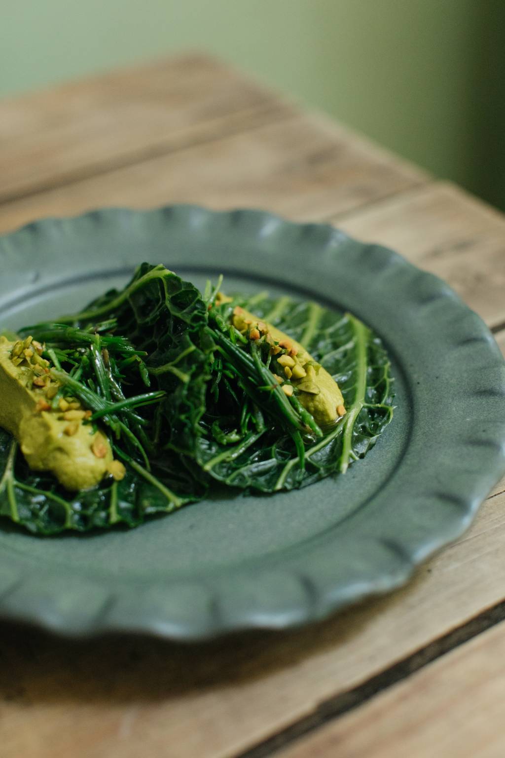 Taco de couve do restaurante Rosetta, na Cidade do México Taco de couve lombarda, com pistacho pipian e romeritos