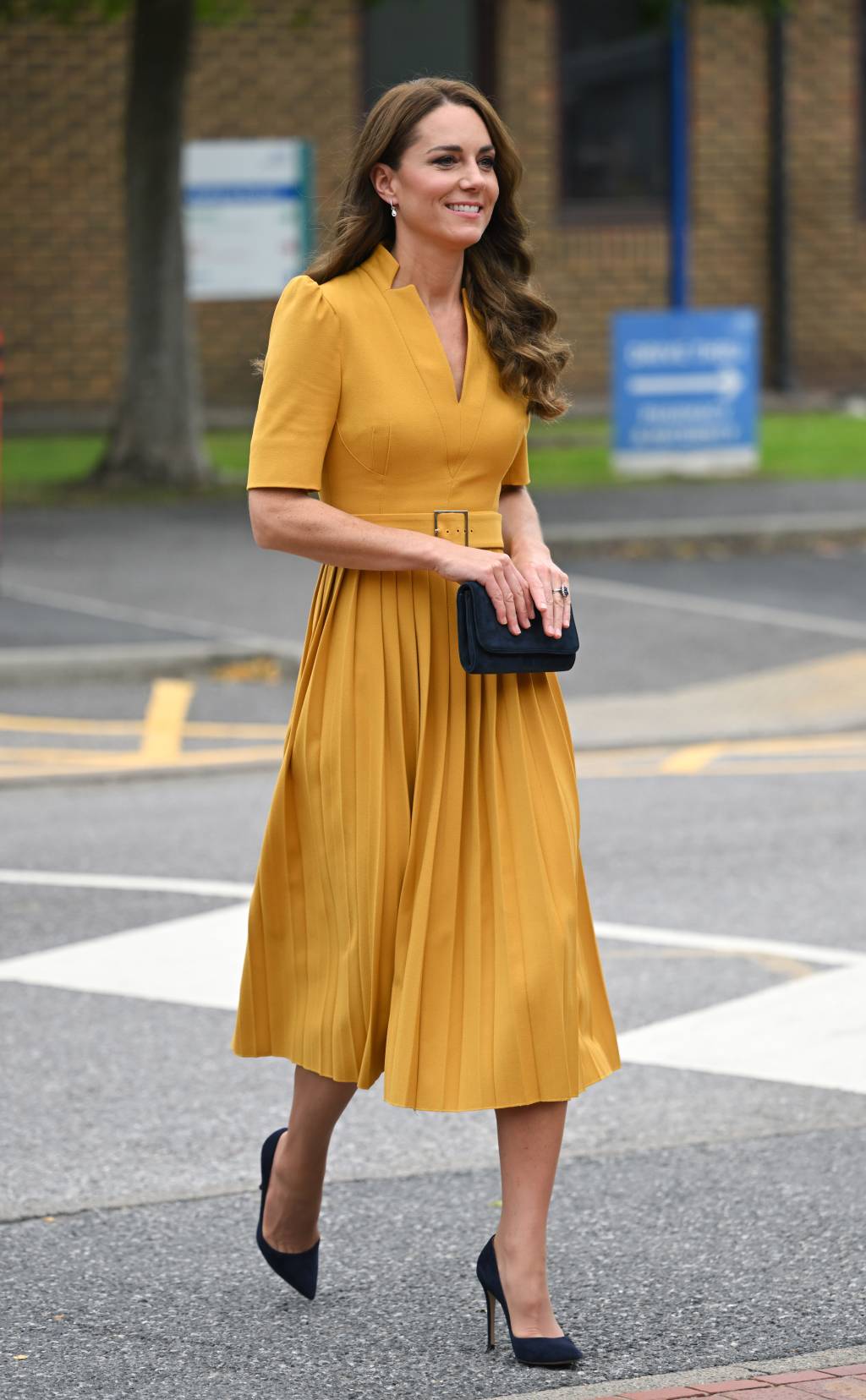 kate middleton vestido midi looks Kate Middleton para o trabalho - vestido midi