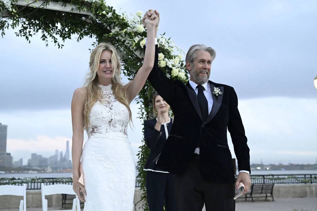 Justine Lupe e Alan Ruck na quarta temporada de 