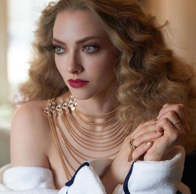 Amanda-Seyfried-make-glam Inspirações de maquiagem glam para noivas.