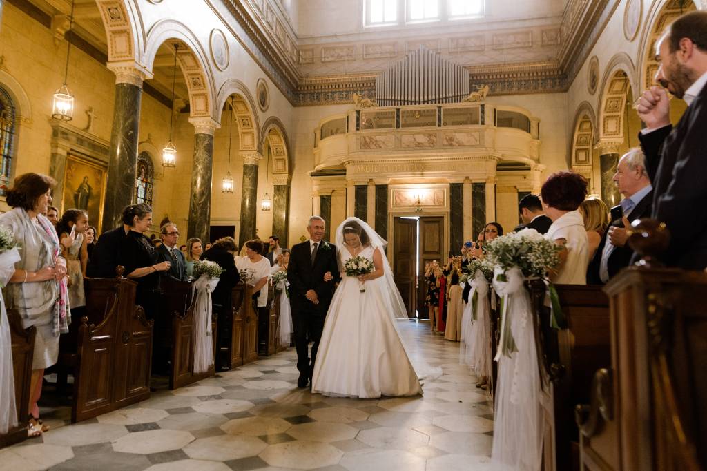 Casamento na igreja Pessoas se casando na igreja