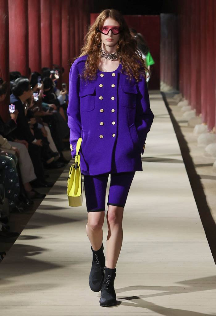 gucci-cruise-2024-005 Gucci Cruise 2024: um minimalismo que ainda flerta com o passado