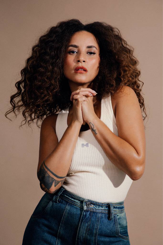domitila-barros-revista-claudia-2 Com apenas 15 anos, Domitila recebeu o prêmio ‘Sonhadores do Milênio’ da UNESCO.