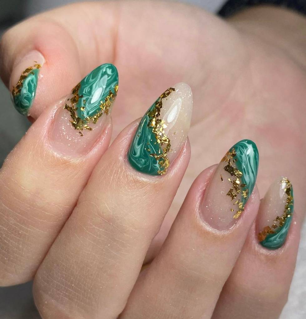 nail-art-copa-do-mundo - 7 Unhas marmorizadas nas cores do Brasil são uma ótima opção
