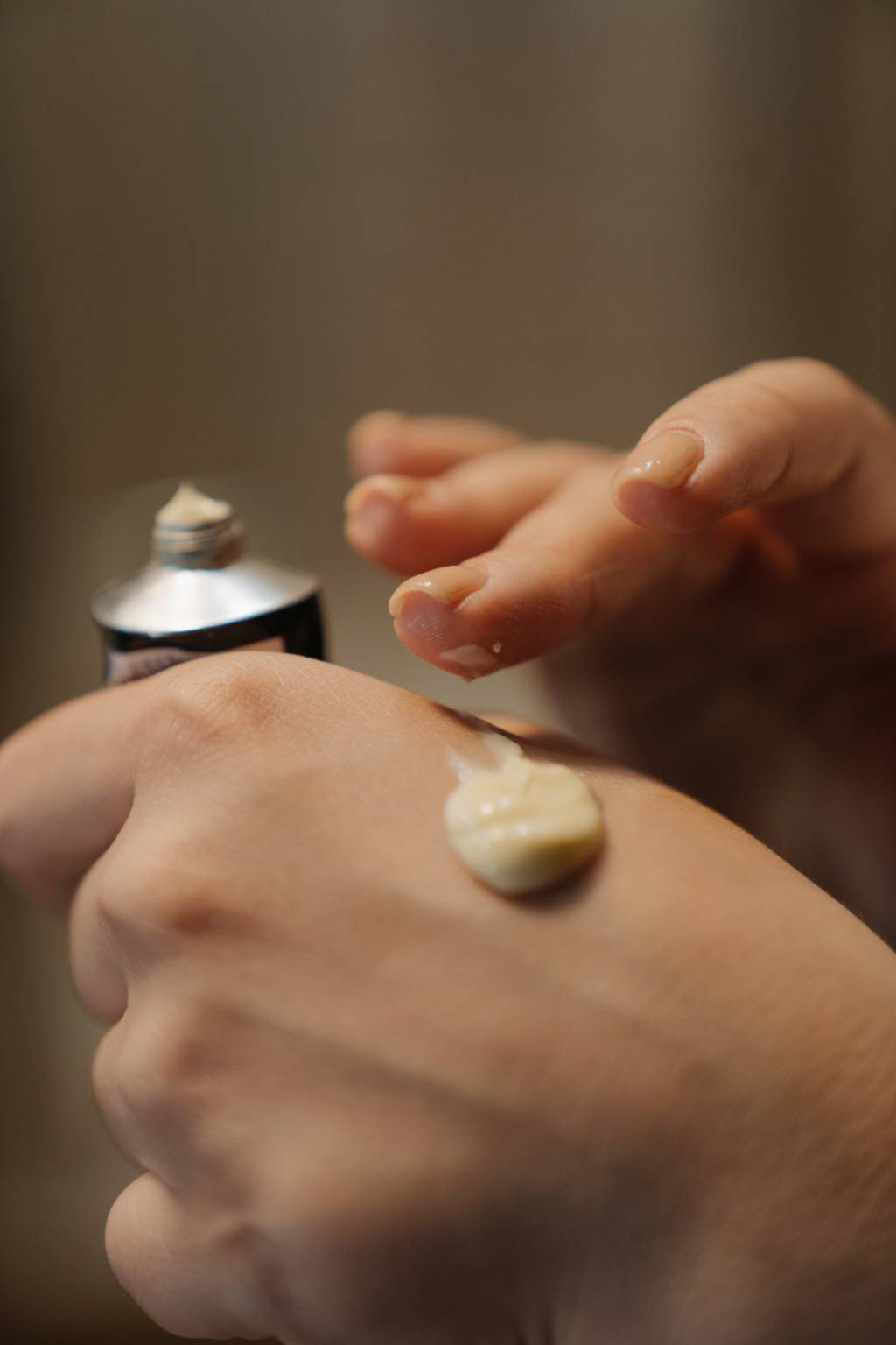 pexels-cottonbro-studio-4612160 Ectoína: Conheça o composto queridinho do momento no skincare