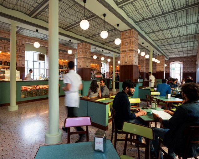 Bar Luce, por Wes Anderson, em Milão Bar Luce, por Wes Anderson, em Milão