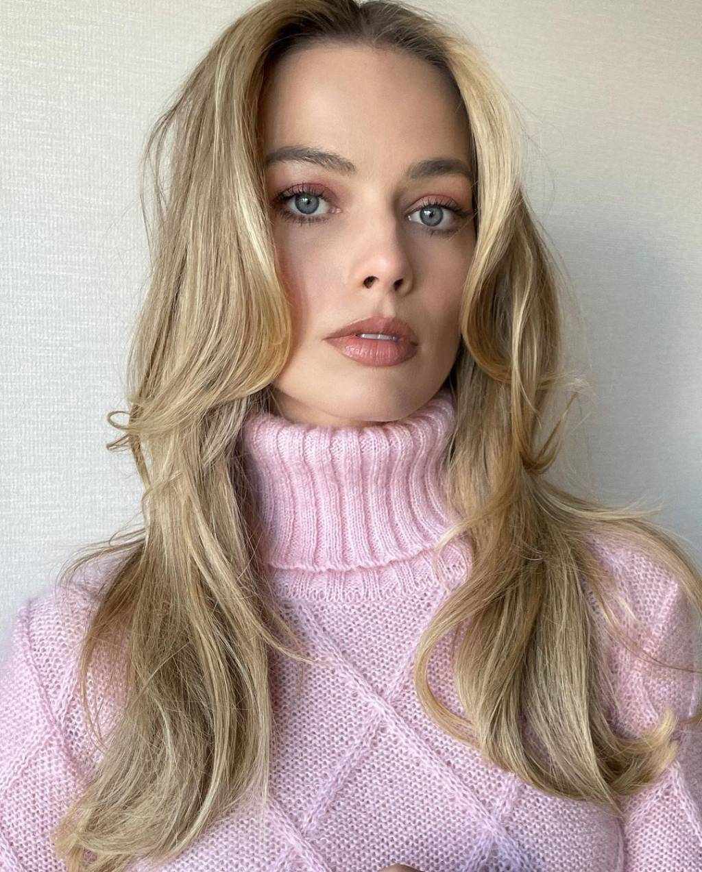 loiro-barbie-margot-robbie Coloração de cabelo para primavera: loiro boneca da Margot Robbie.