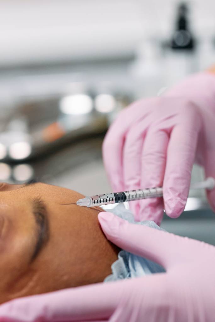 ozonioterapia-tratamentos-estéticos-dermatologia Aplicação de ozônio no processo de rejuvenescimento da pele