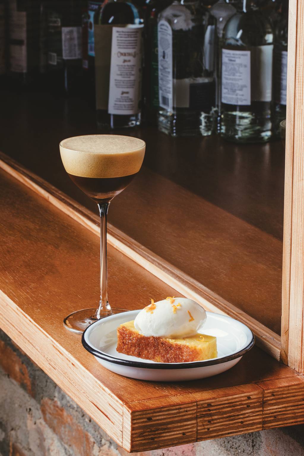 Espresso Martini e quindim, do Bar dos Cravos Espresso Martini e quindim, do Bar dos Cravos