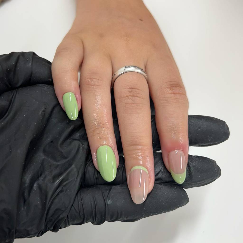 unha-matcha-francesinha-invertida unhas matchá - francesinha invertida