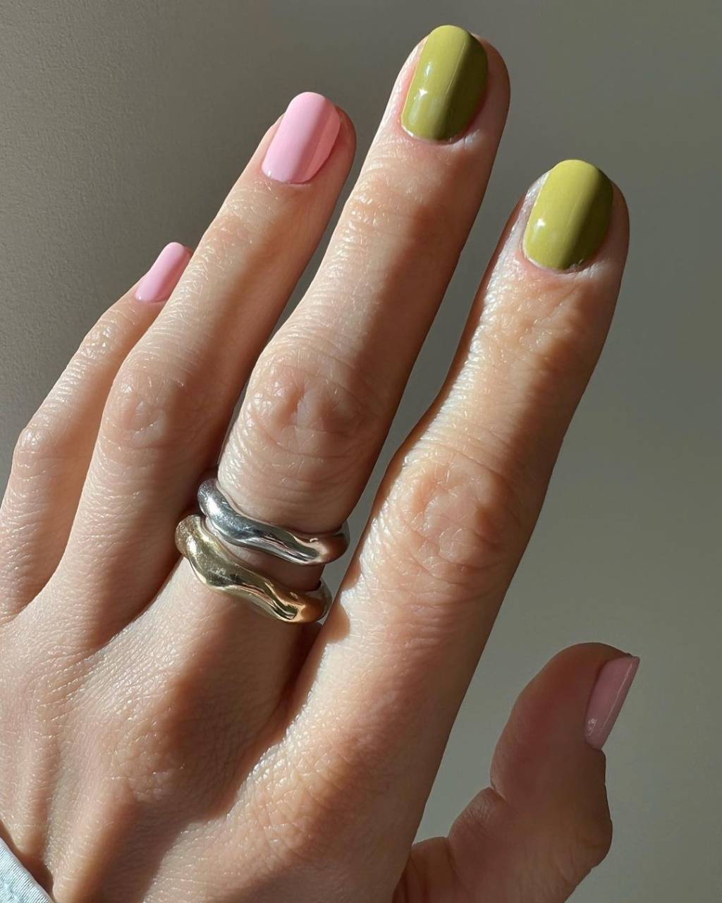 unhas-matcha-rosa-claro unhas matchá com rosa claro