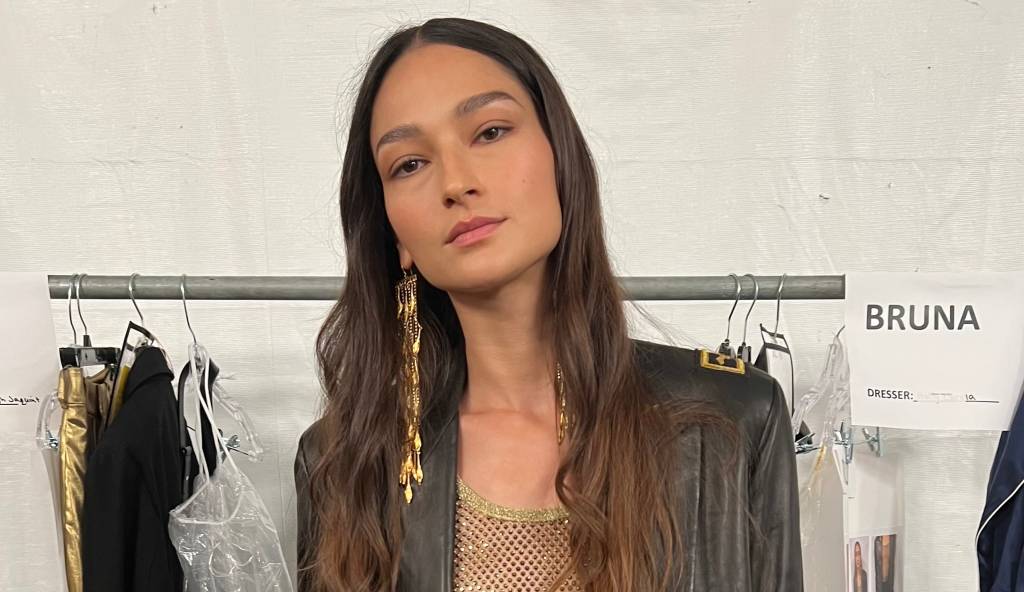 A top Bruna Tenório retorna às passarelas na NY Fashion Week