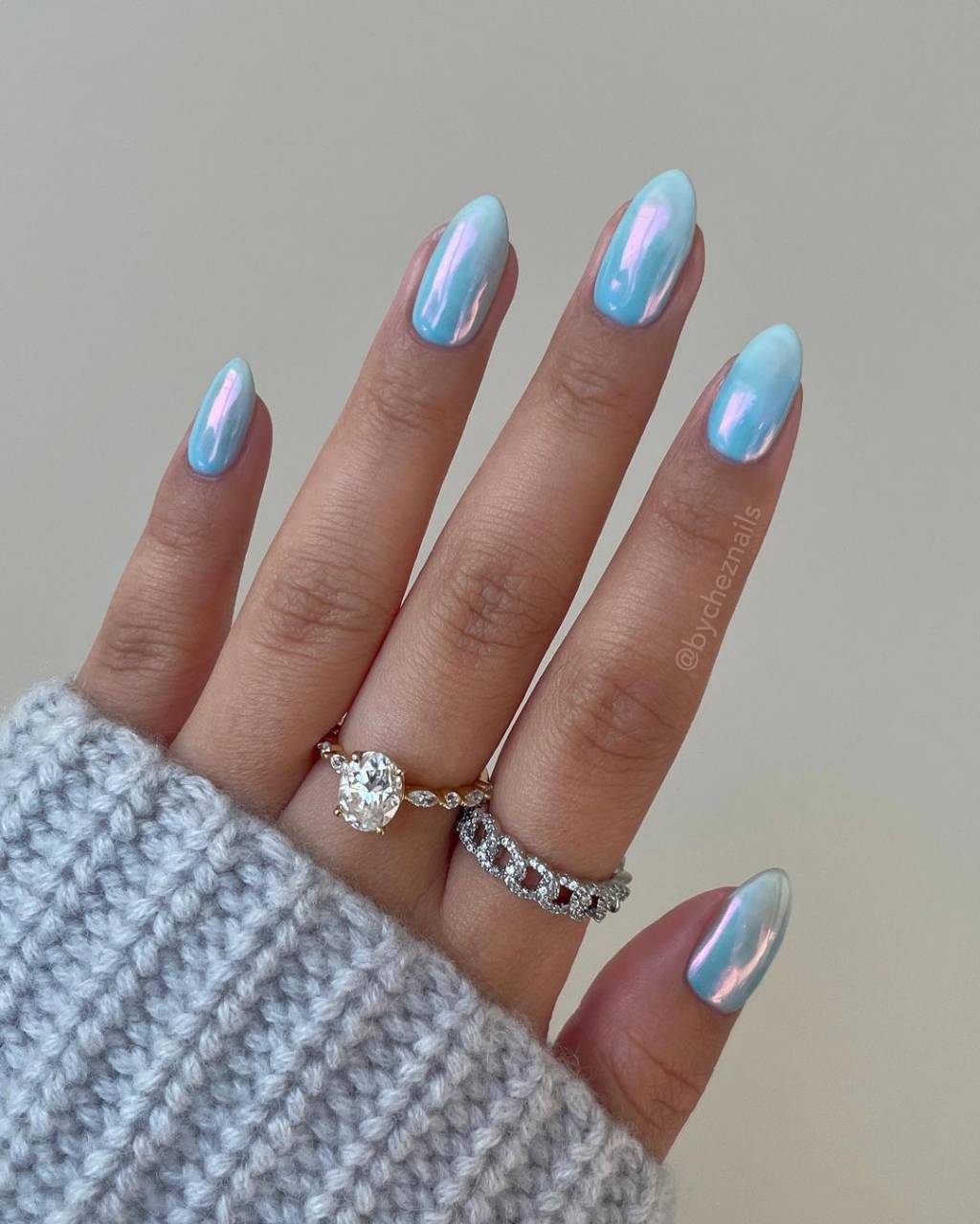 unha-amendoada-azul Esmaltação em unha amendoada