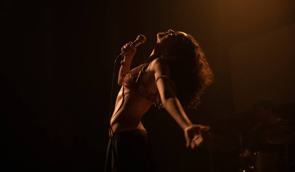 “Meu Nome é Gal” presta uma delicada homenagem à cantora brasileira