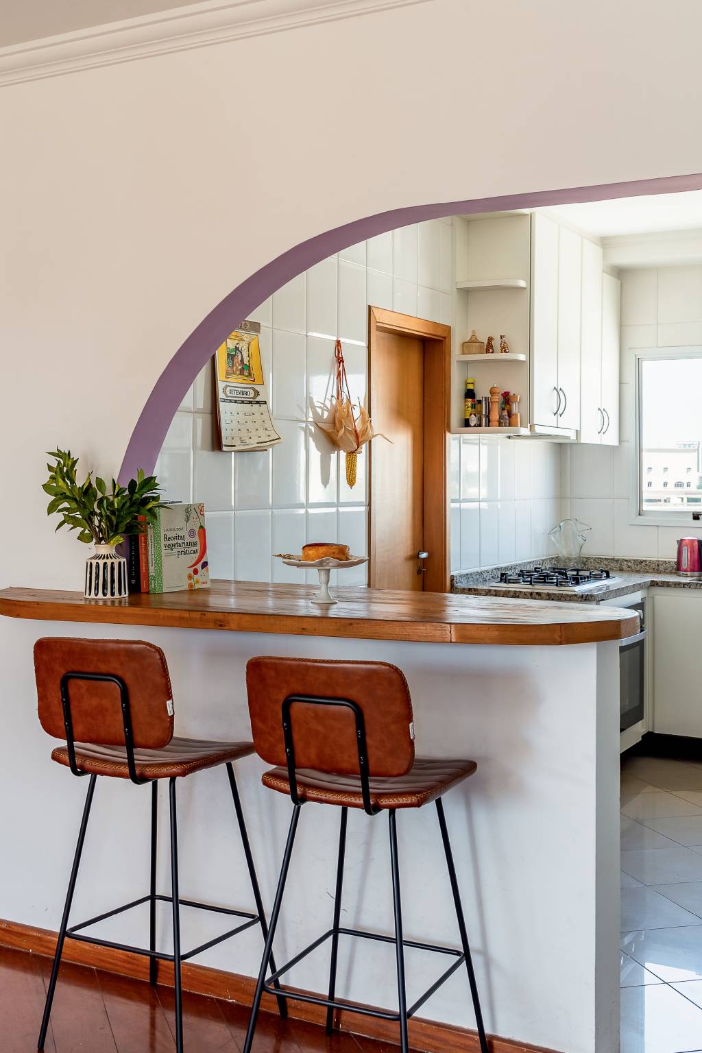VERTICAL DENTRO DA MATÉRIA_2 Kelly Kim, estilista da Calma São Paulo, abre as portas de seu apartamento