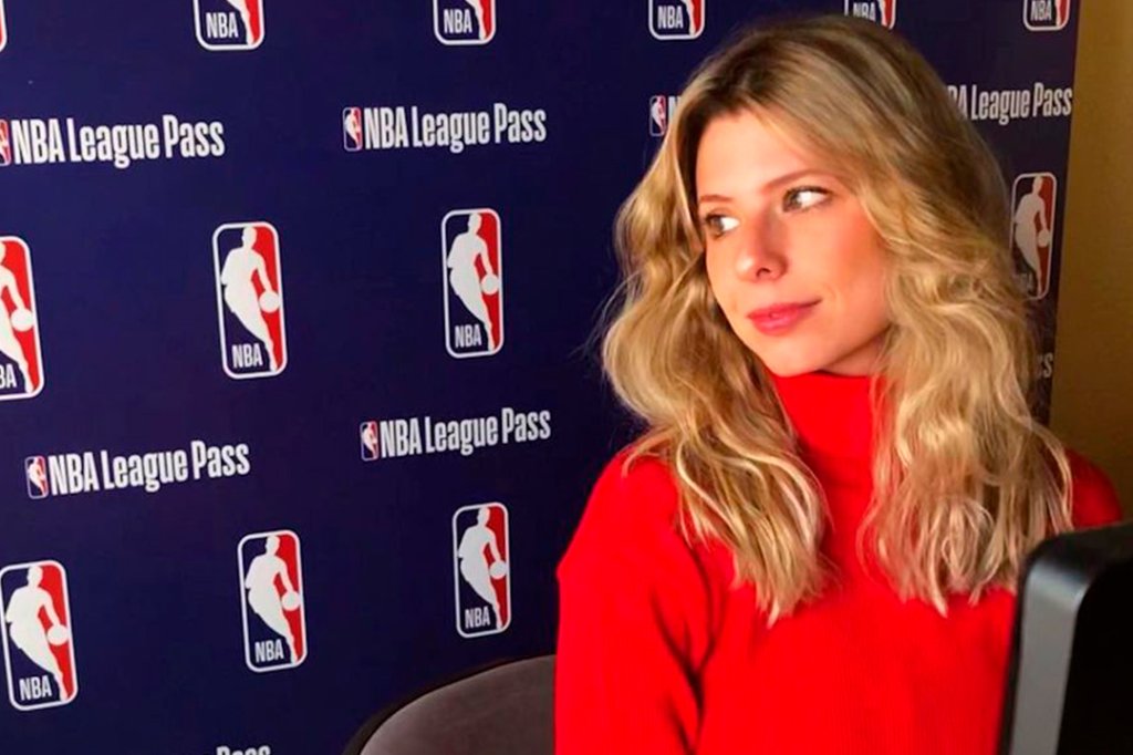 Voz feminina da NBA Brasil, Alana Ambrosio fala sobre a presença de mulheres no esporte