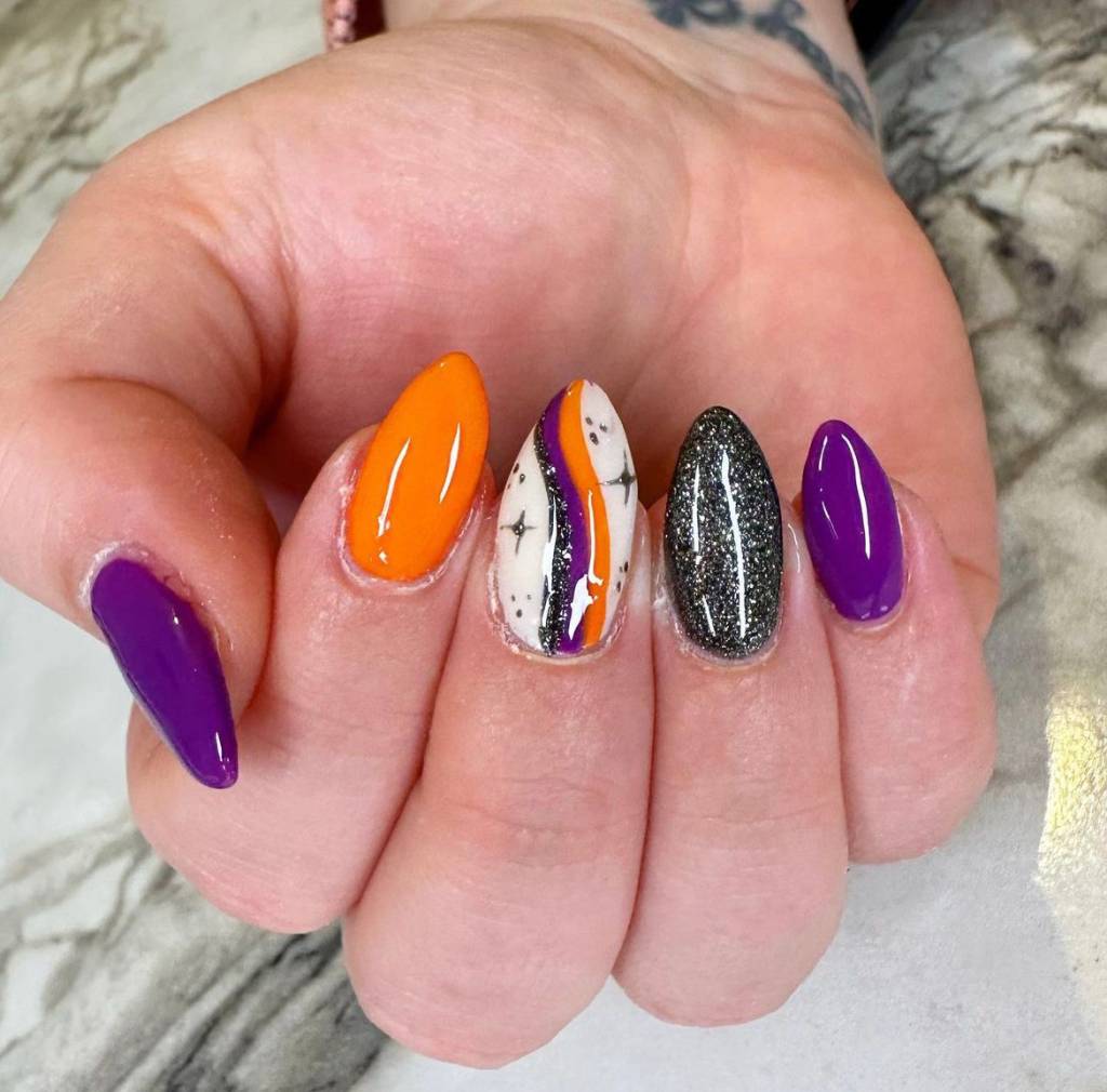 nail-art-halloween-minimalista