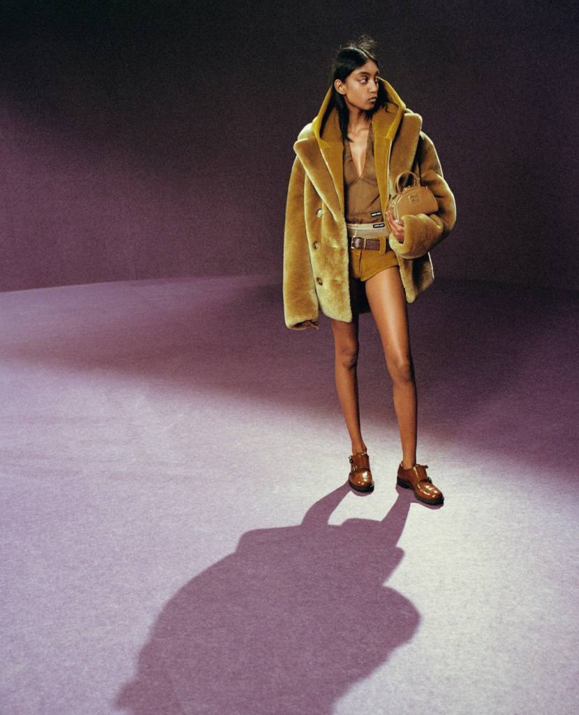 traduza-tendências-semana-de-moda-2 A Miu Miu se torna uma das marcas mais desejadas, marcando tendência com o uso de calcinhas