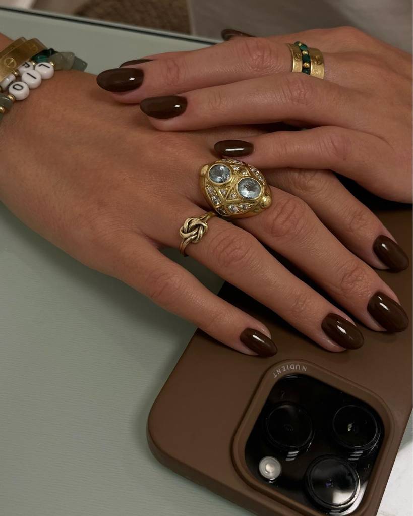 unhas-mocha-paintedbyjools unhas-mocha-paintedbyjools