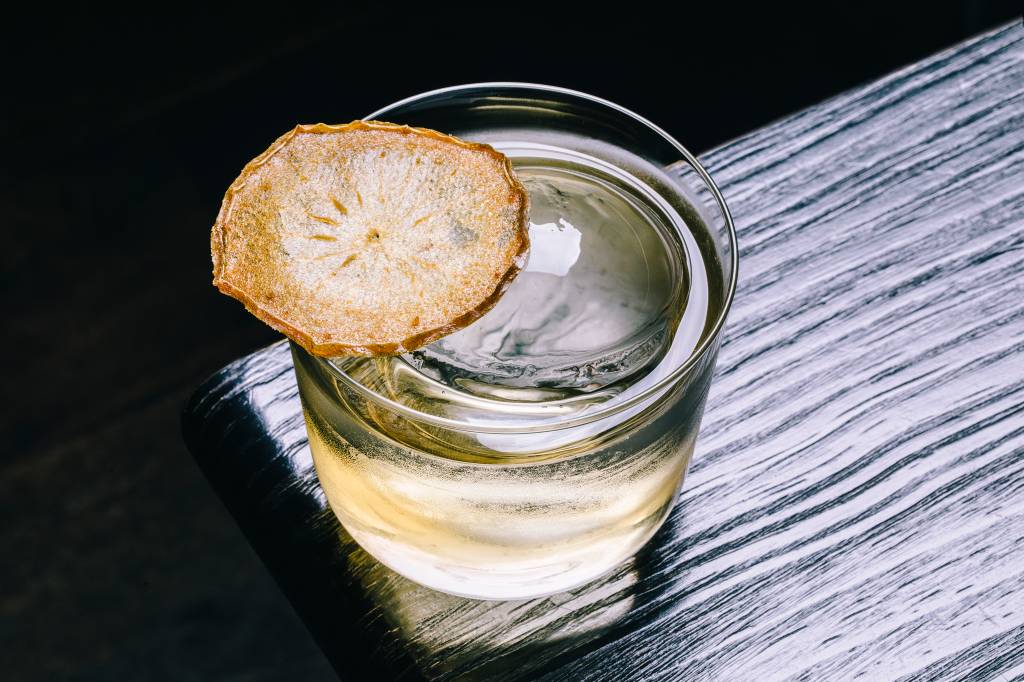 O drinque ‘Cambuci Old Fashioned’, do SubAstor O drinque 'Cambuci Old Fashioned', do SubAstor